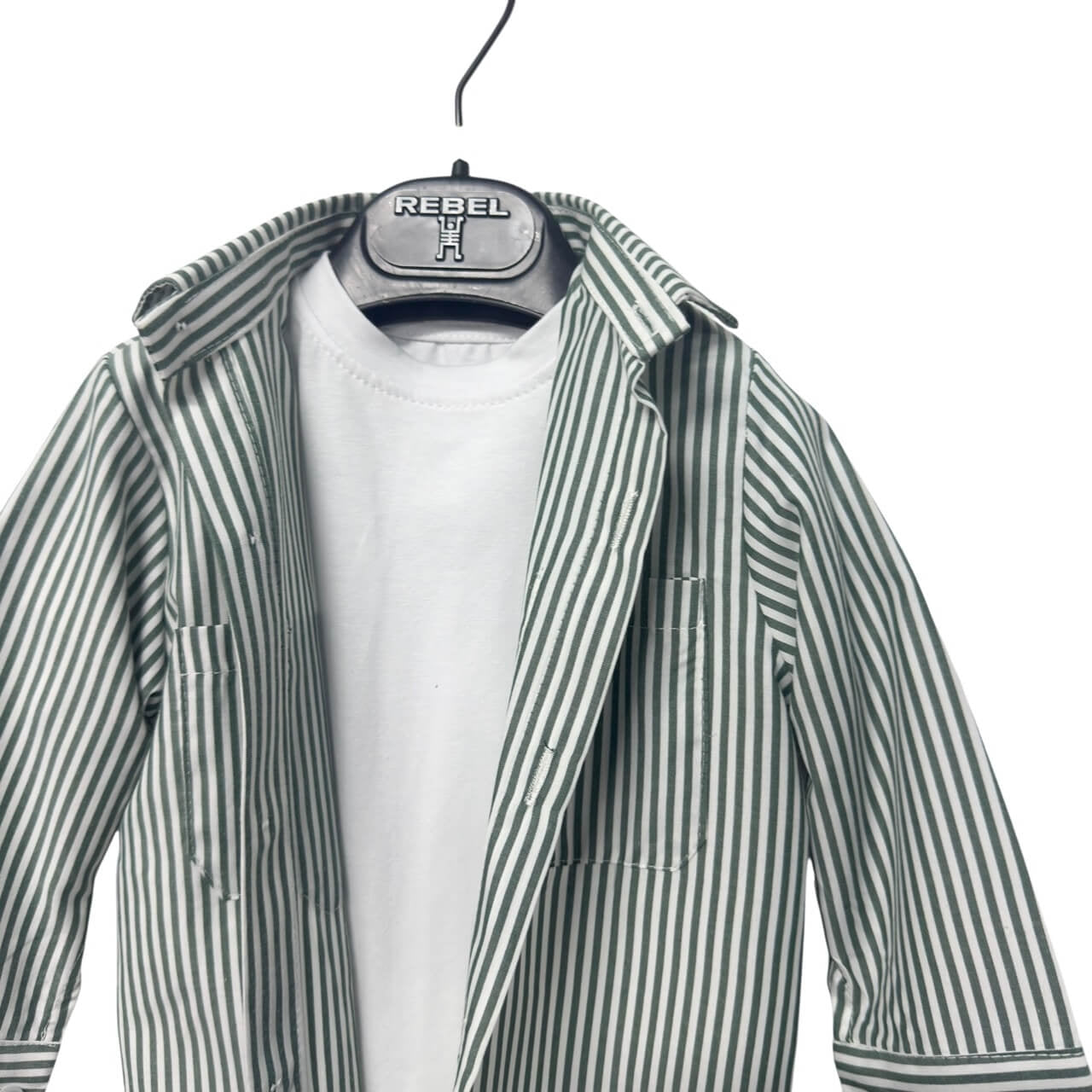 Completo – Camicia a Righe + T-shirt Bianca