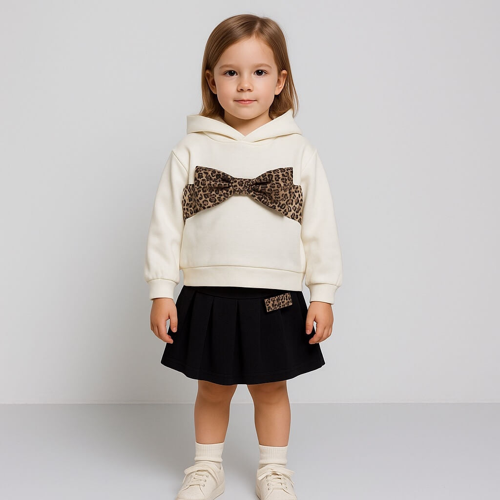 Completo Bambina 2 Pezzi – Felpa con Cappuccio e Gonna a Pieghe
