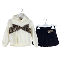 Completo Bambina 2 Pezzi – Felpa con Cappuccio e Gonna a Pieghe
