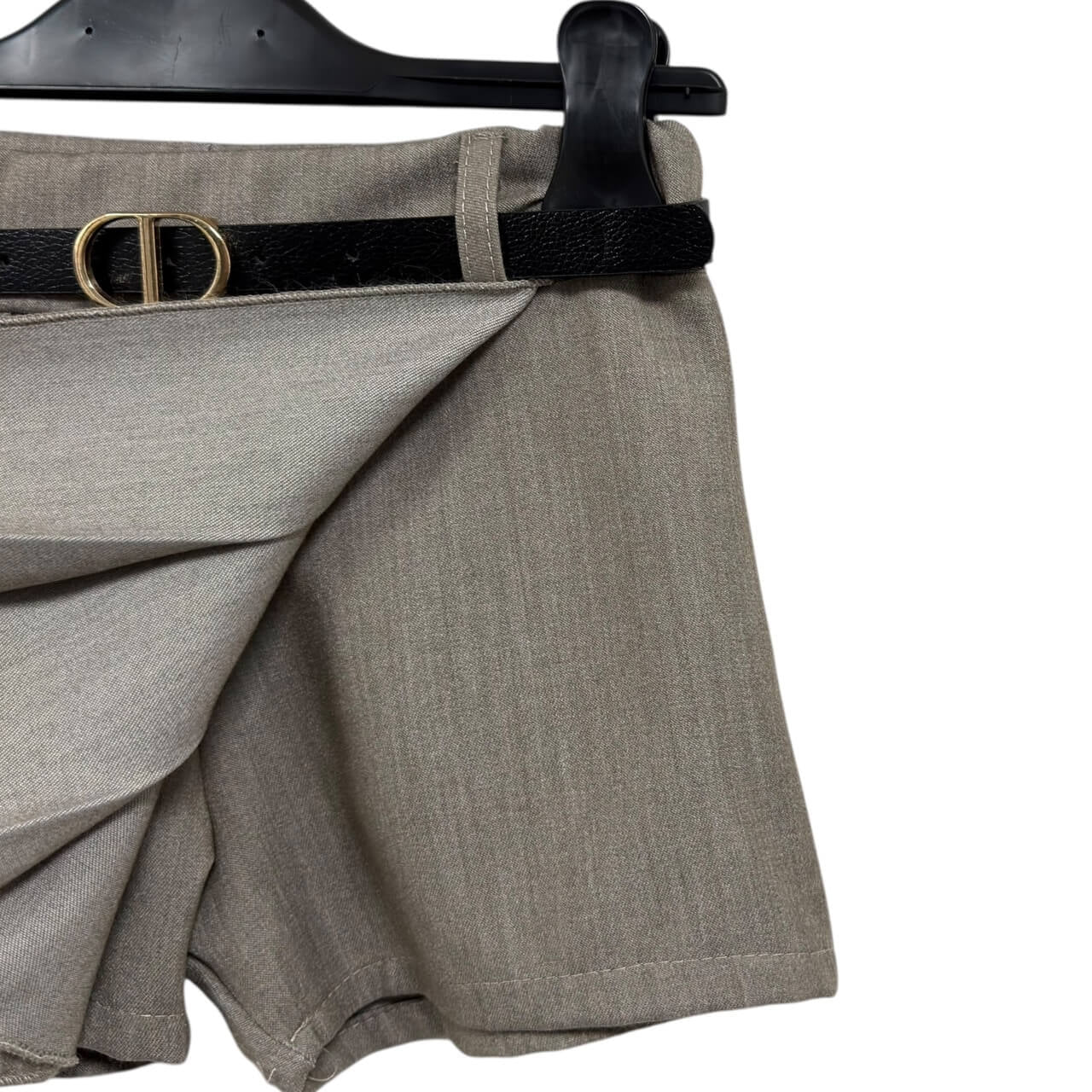 Pantaloncino effetto gonna da bimba con pieghe